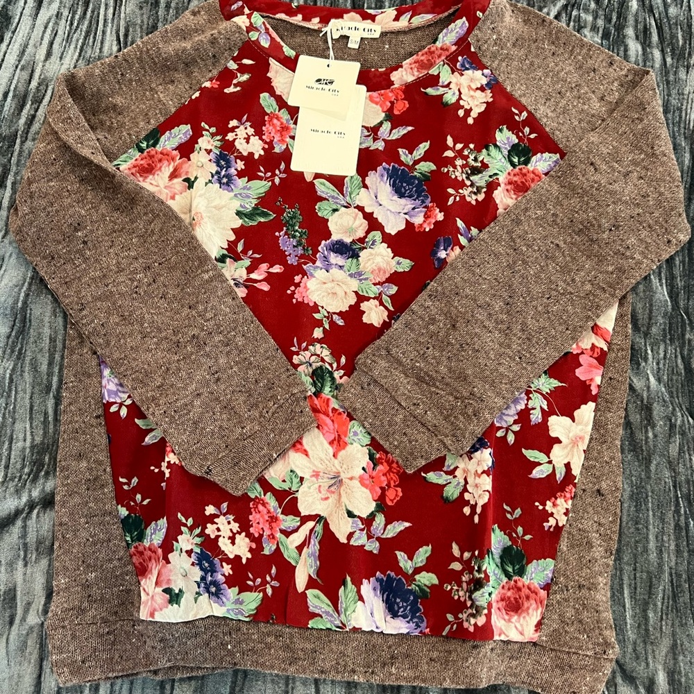Red and Brown Crew Neck Wool Top with Floral Design Size S to M